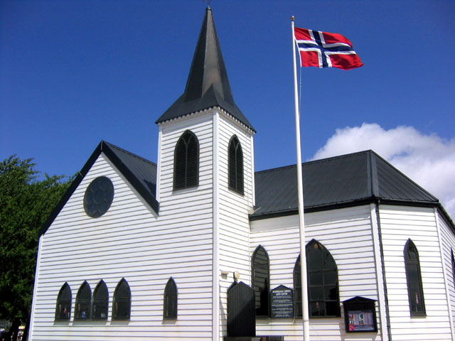 070602 Norsk kirke large