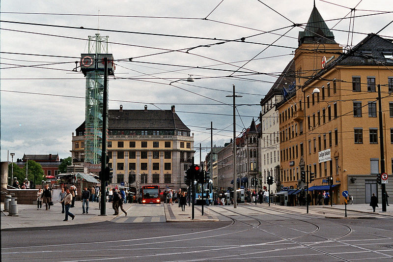 800px Jernbanetorget 2009 06 08