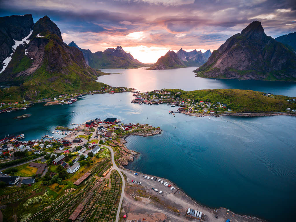 Amazing Lofoten Islands by Shutterstock Hurtigruten